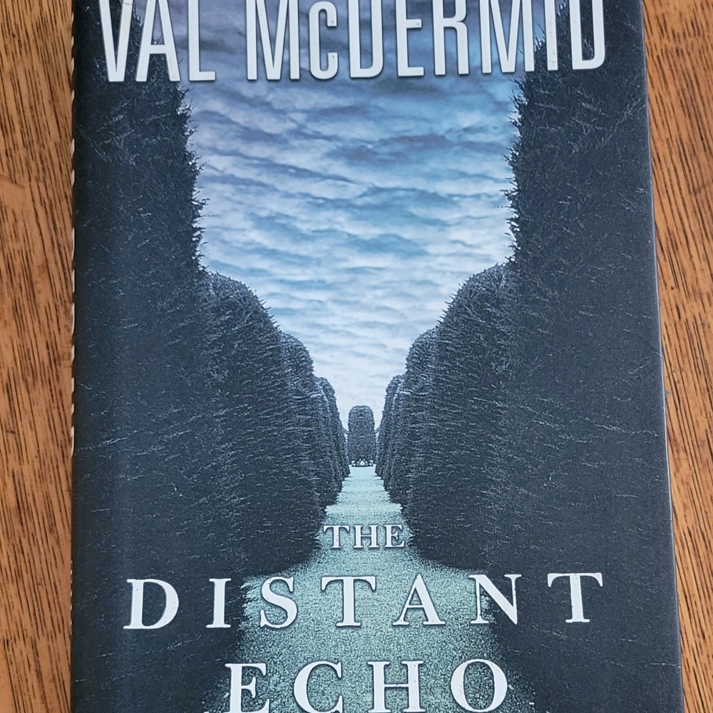 Book.The Distant Echo by McDermed.